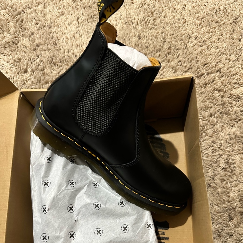 Doc Martens Smooth Pull Ons Size 10 - Picture 2 of 4